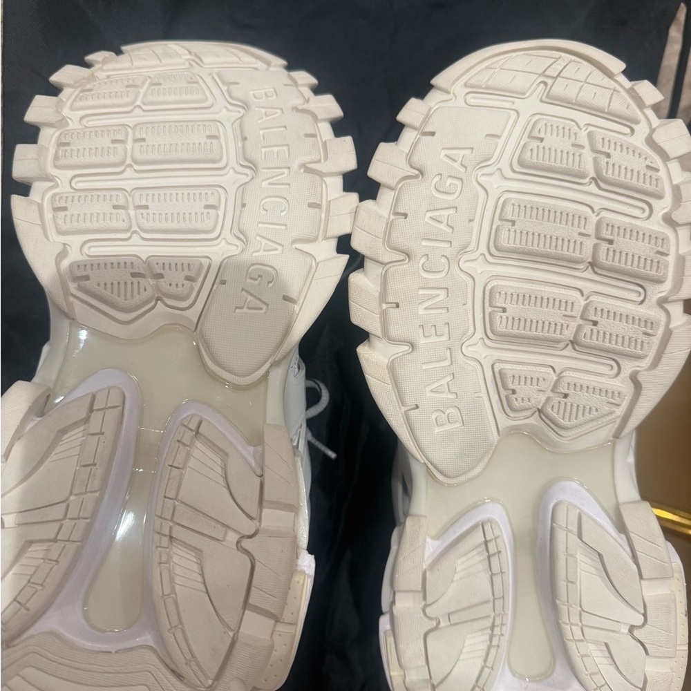 Balenciaga White Sneakers - Picture 3 of 6